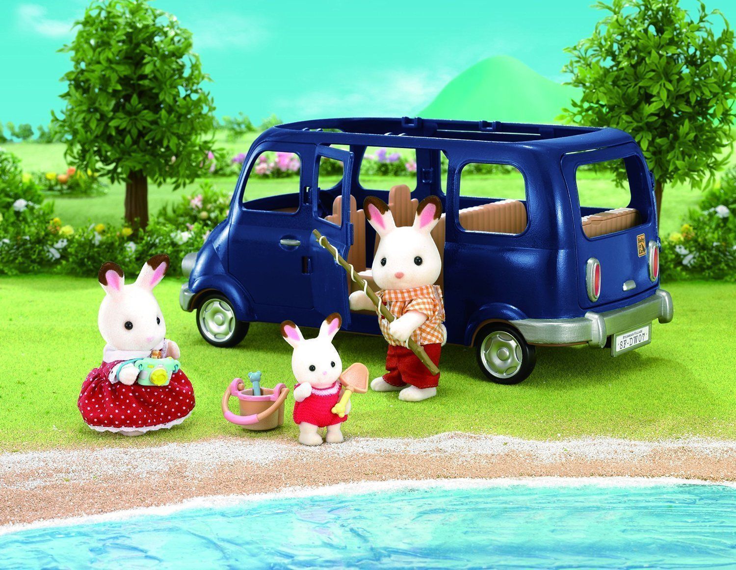 Buy Sylvanian Families - Bluebell Seven Seater Car